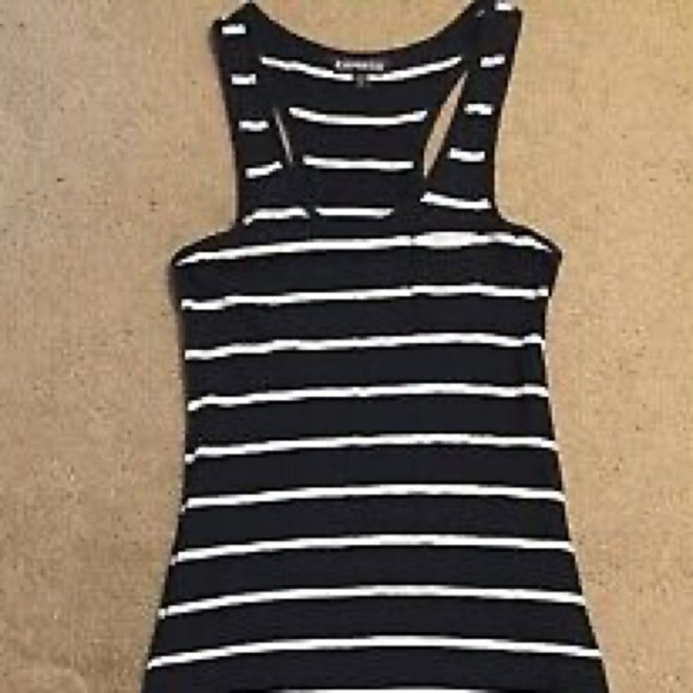 ✨Express Striped High-Low T-shirt Dress✨ - Picture 3 of 7